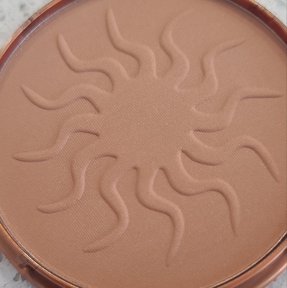 Rimmel, natural Bronzer 021 Sun light - Picture 3 of 3